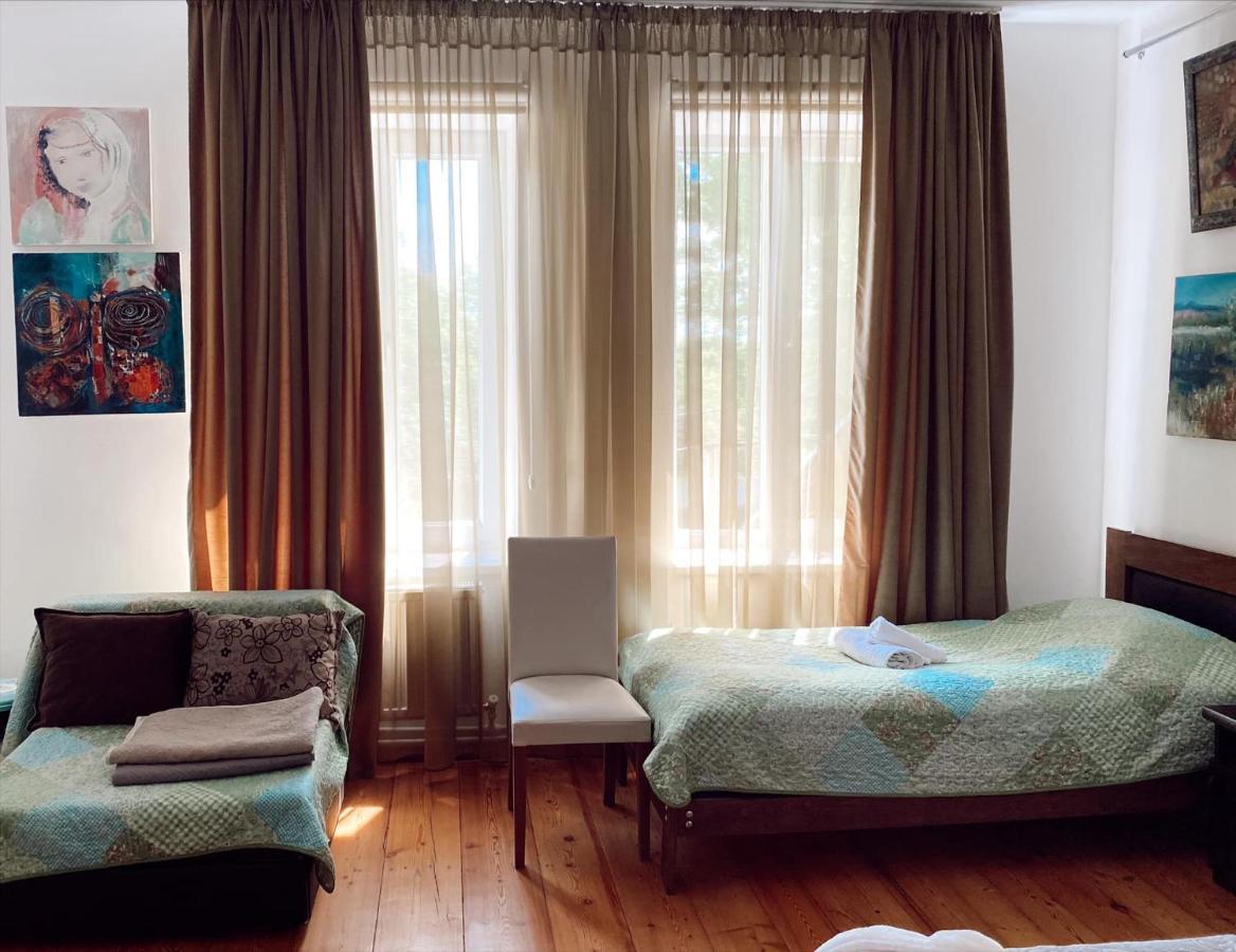 Artist'S House Hotel Tetritskaro ภายนอก รูปภาพ