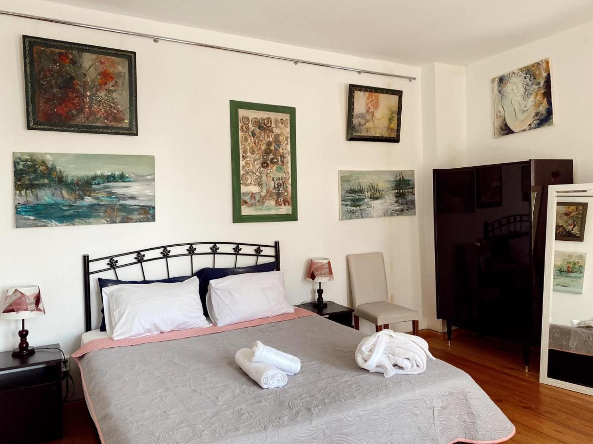Artist'S House Hotel Tetritskaro ภายนอก รูปภาพ