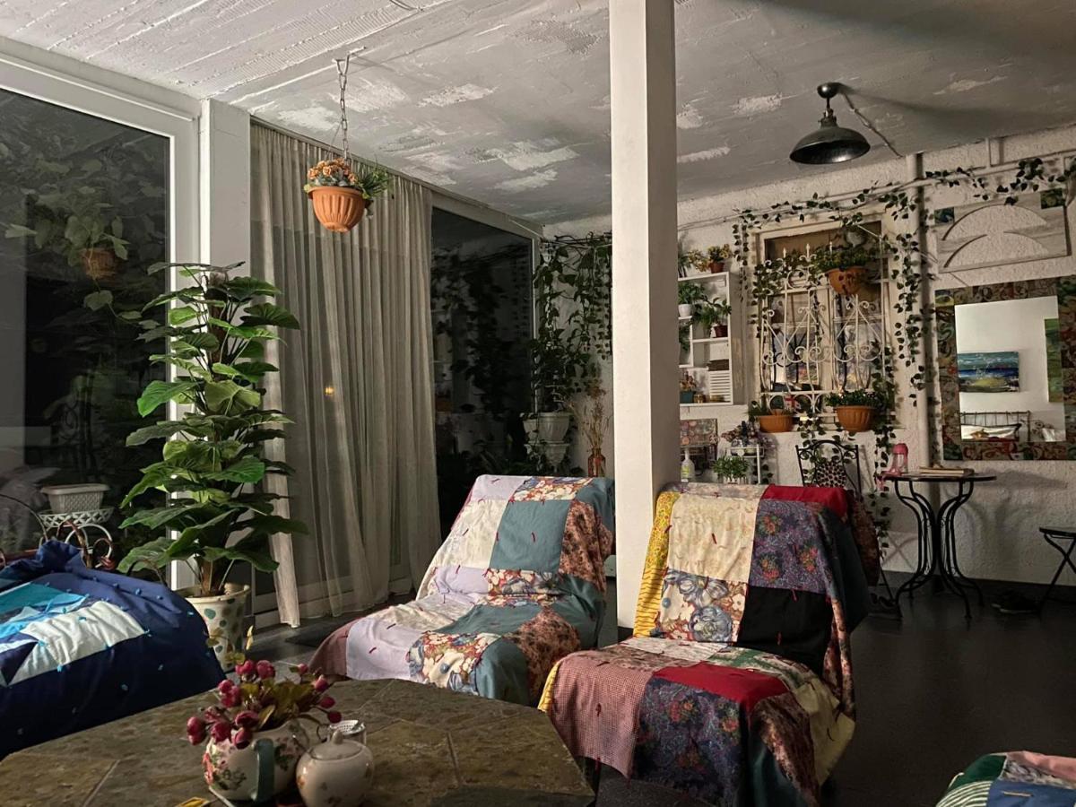 Artist'S House Hotel Tetritskaro ภายนอก รูปภาพ