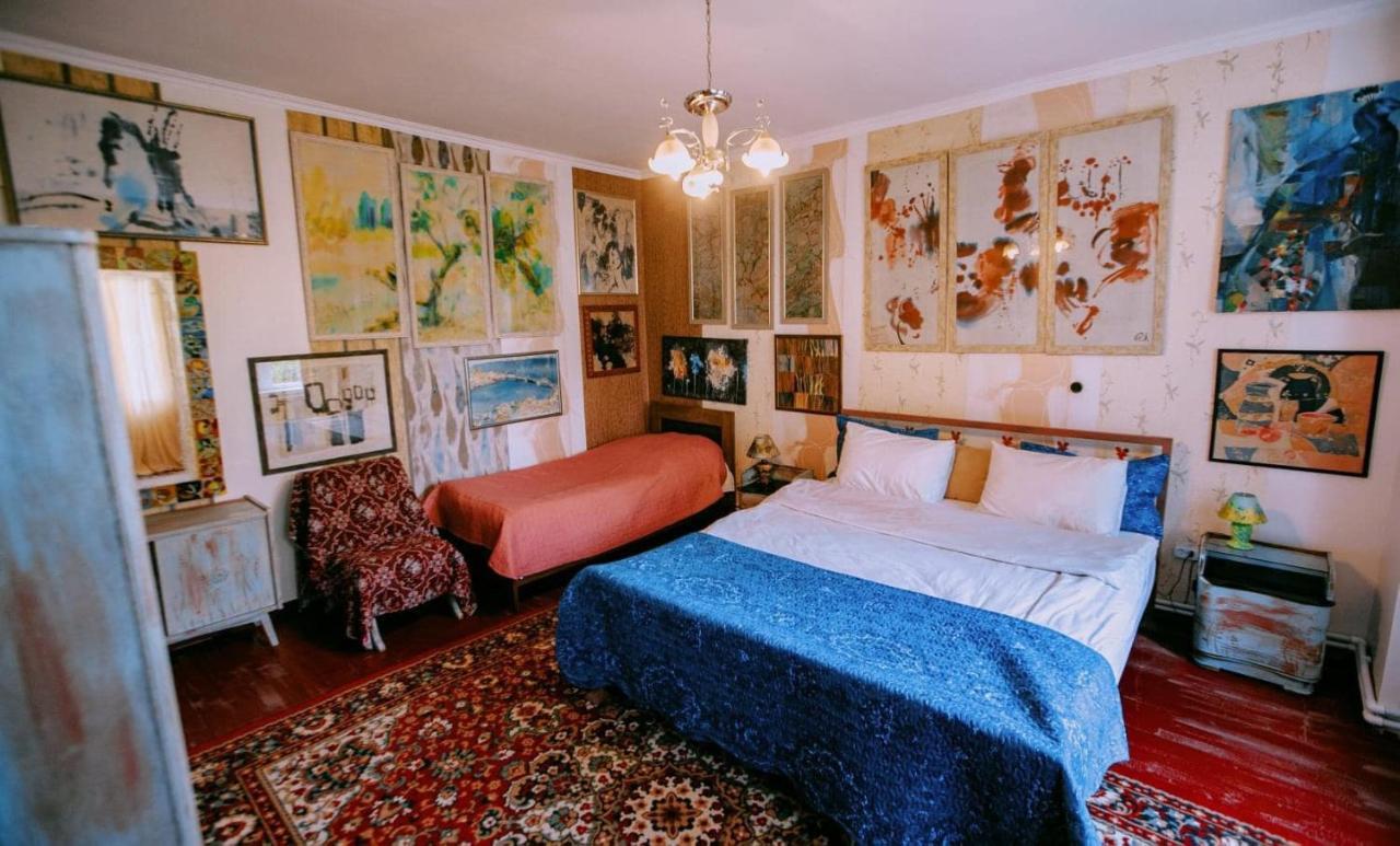 Artist'S House Hotel Tetritskaro ภายนอก รูปภาพ