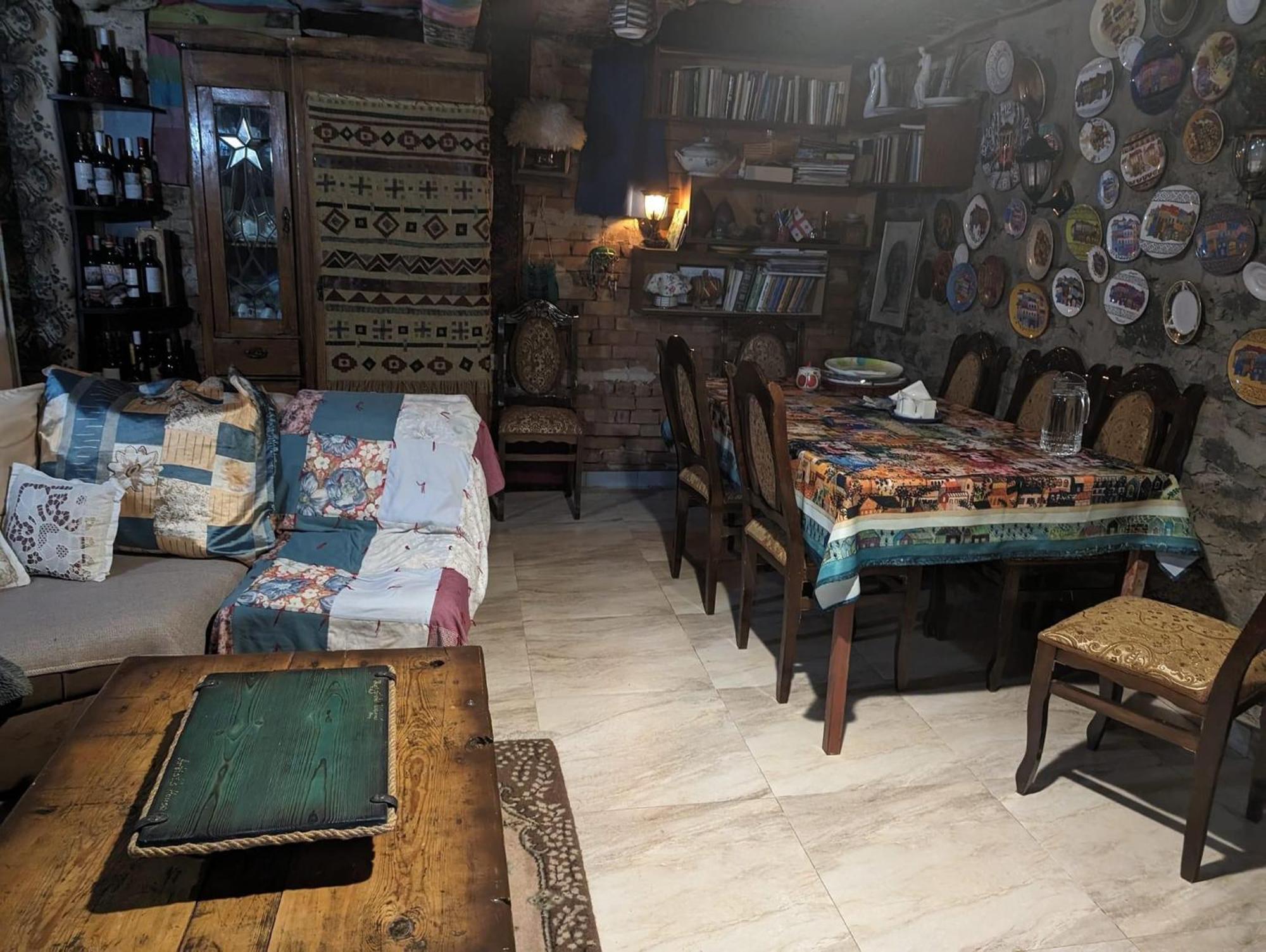 Artist'S House Hotel Tetritskaro ภายนอก รูปภาพ