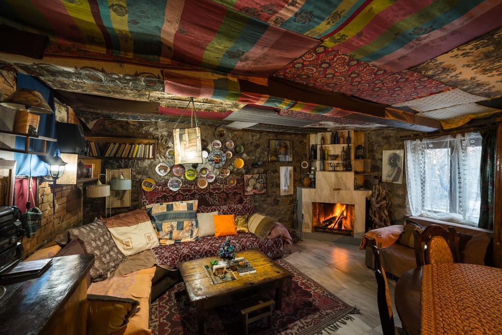 Artist'S House Hotel Tetritskaro ภายนอก รูปภาพ